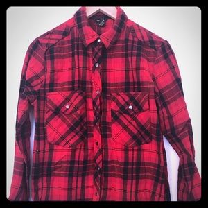 Flannel button long sleeve red black lumber jack